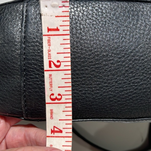 Michael KORS Pebble Leather Handbag, Authentic Silvertone hardware, Black - Picture 8 of 10